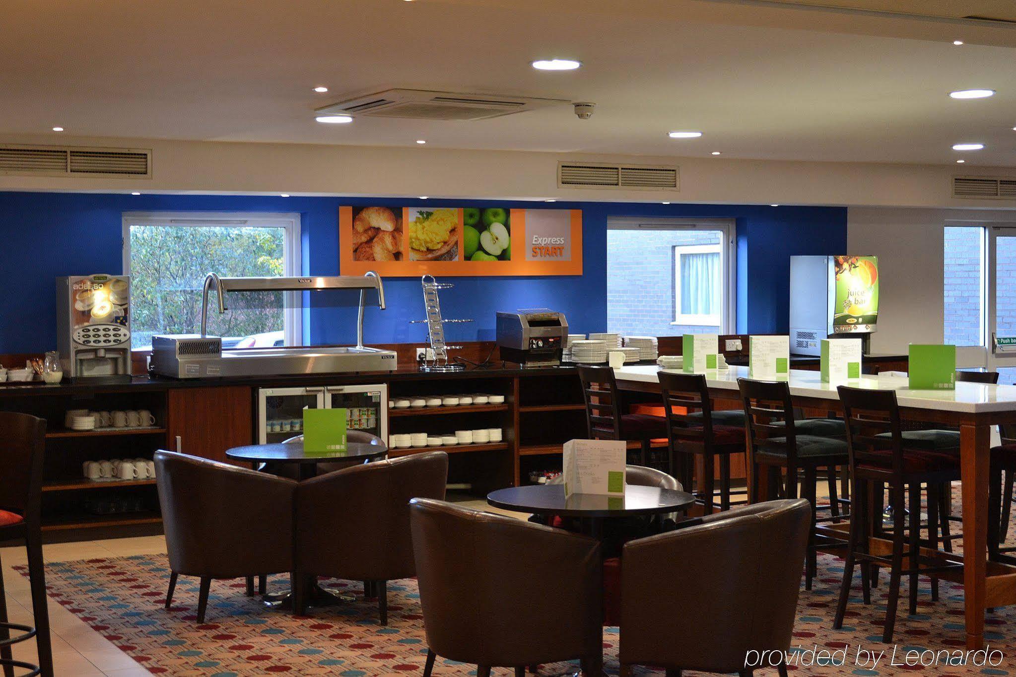 Holiday Inn Express Braintree By Ihg Екстер'єр фото