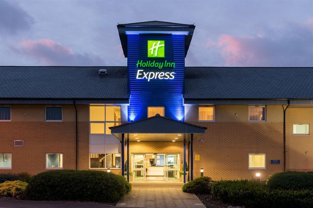 Holiday Inn Express Braintree By Ihg Екстер'єр фото