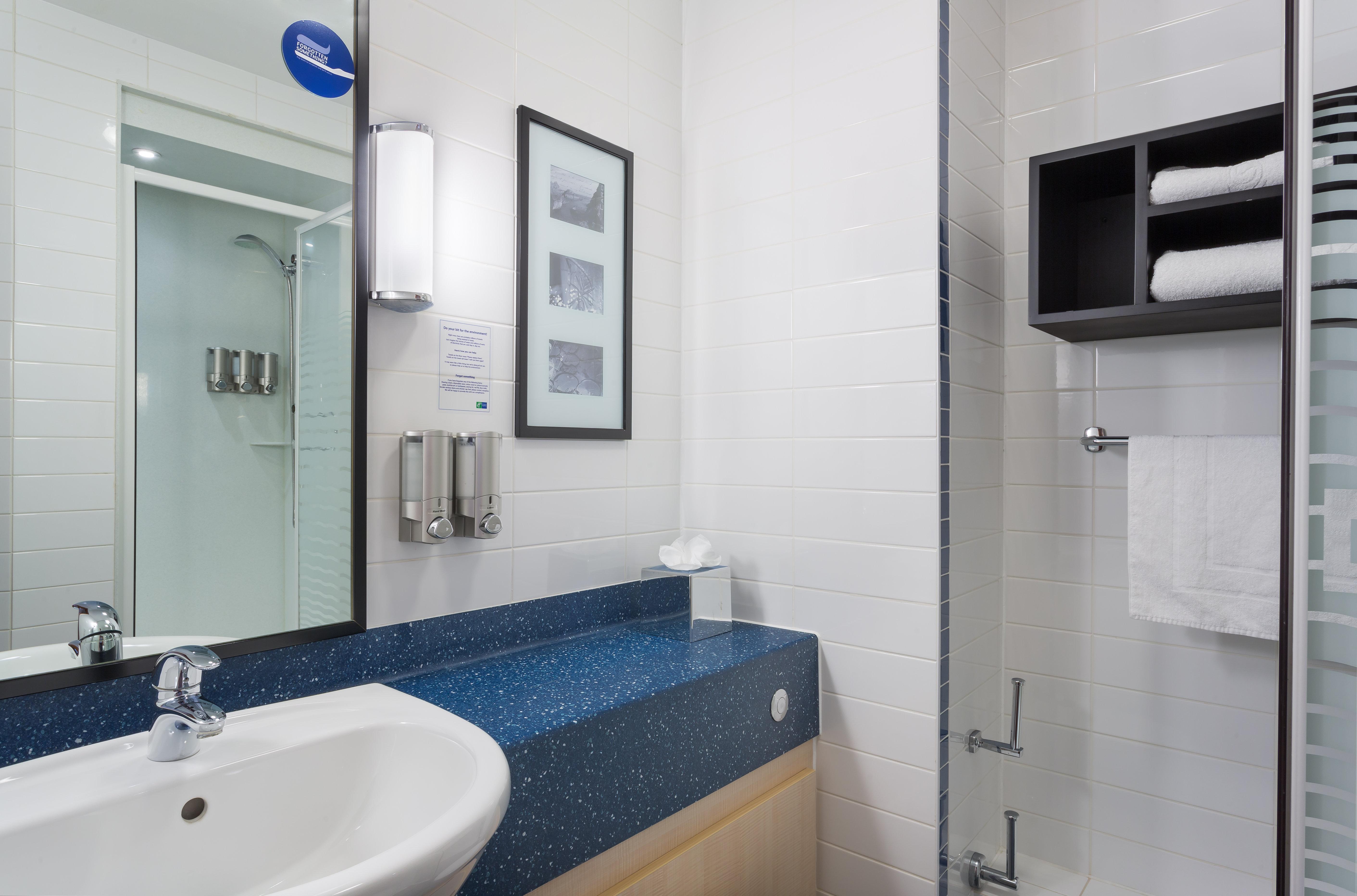 Holiday Inn Express Braintree By Ihg Екстер'єр фото