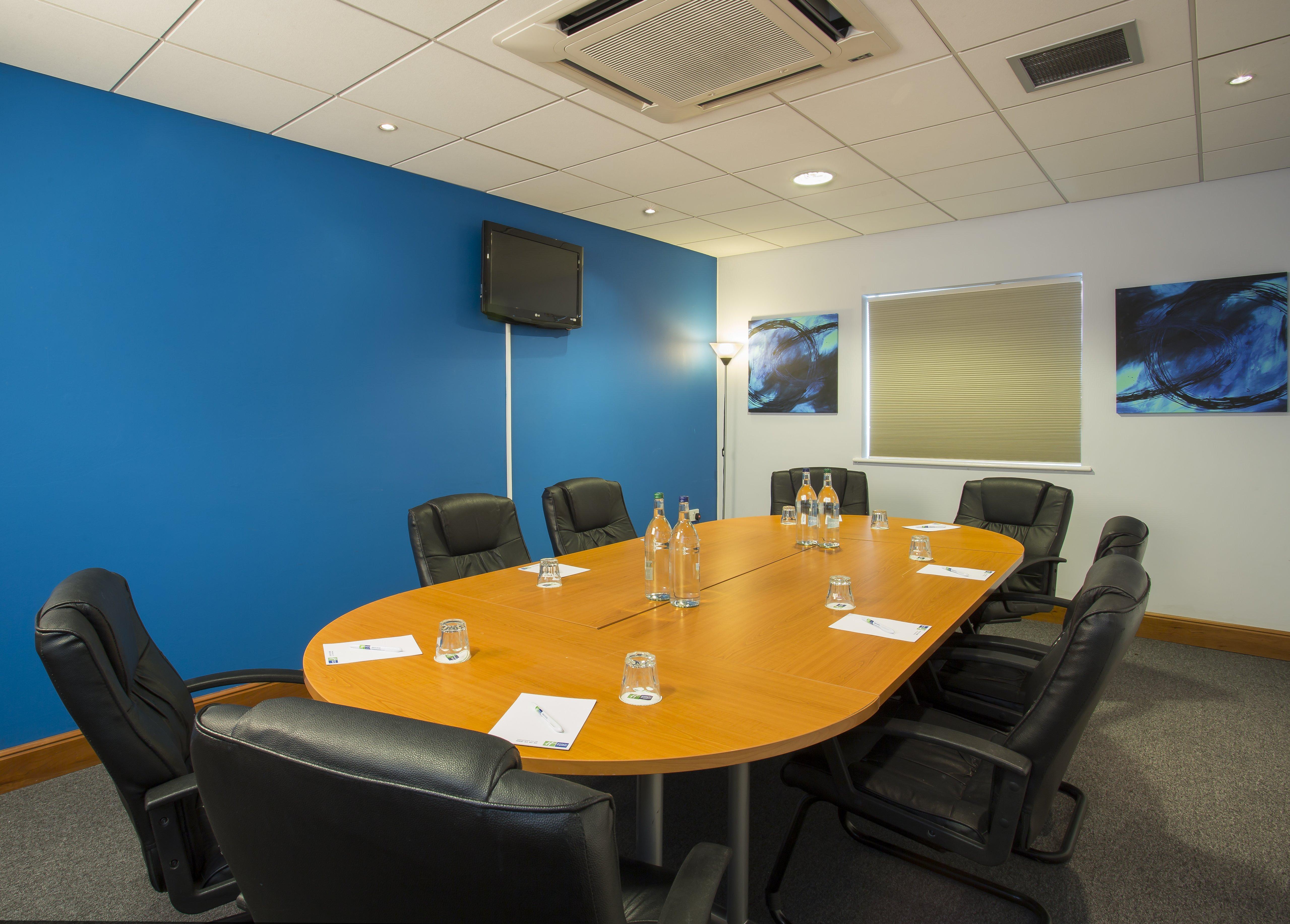 Holiday Inn Express Braintree By Ihg Екстер'єр фото