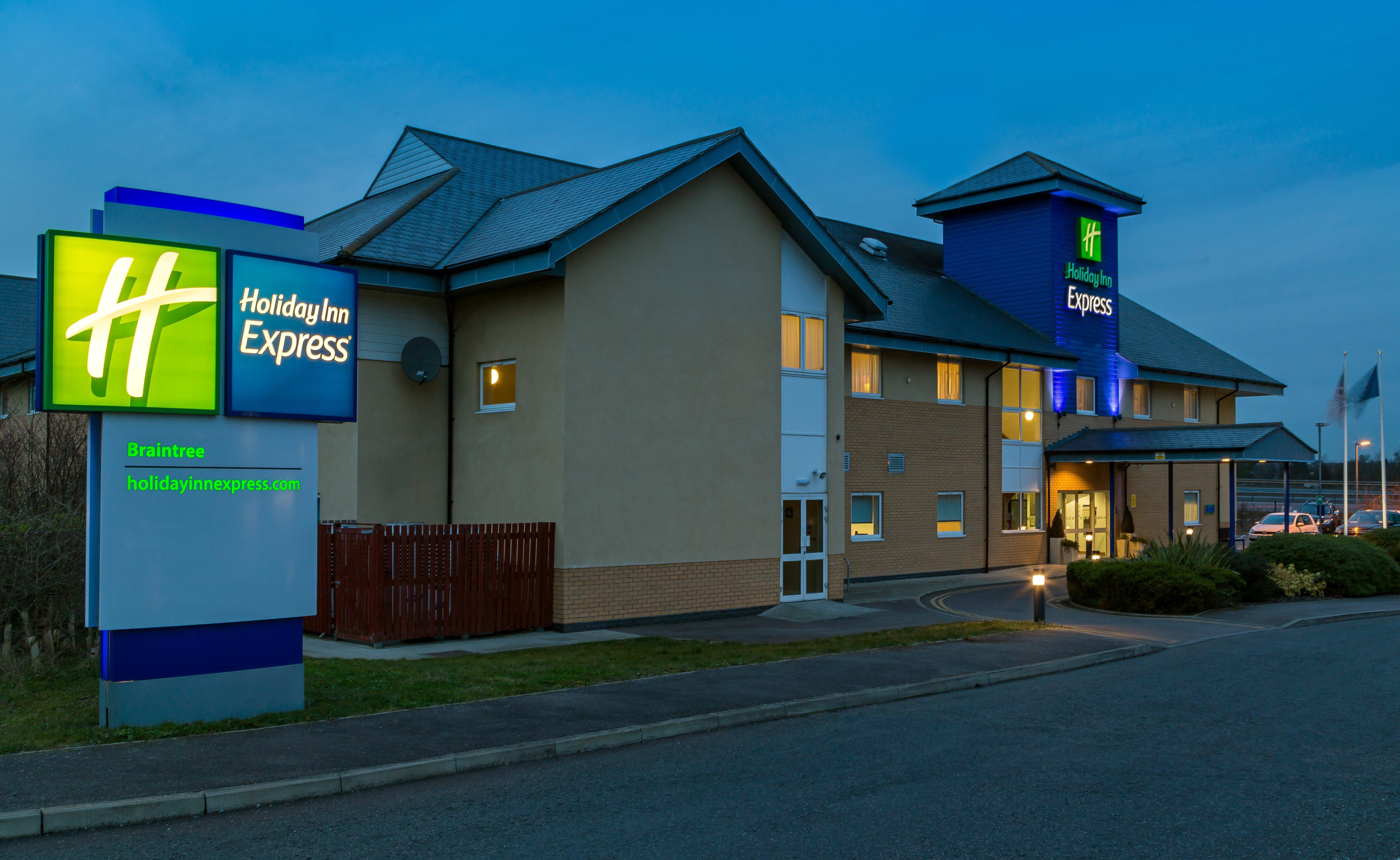 Holiday Inn Express Braintree By Ihg Екстер'єр фото