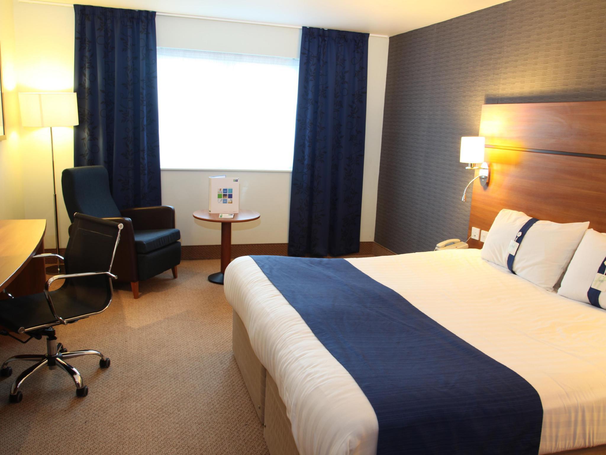Holiday Inn Express Braintree By Ihg Екстер'єр фото
